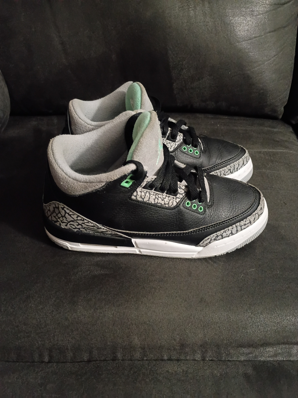 Air Jordan 3 Retro "Green Glow" 5Y